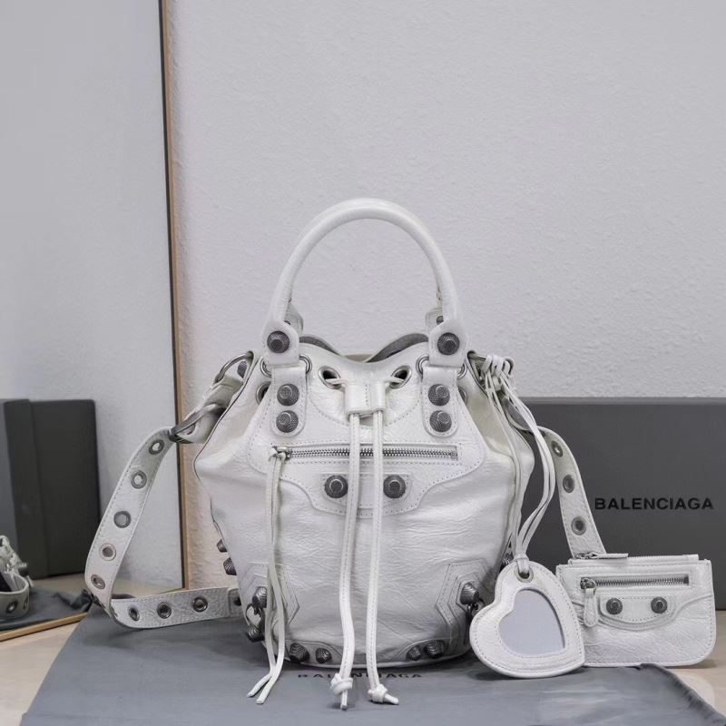 Ba*len*cia*ga bucket bags